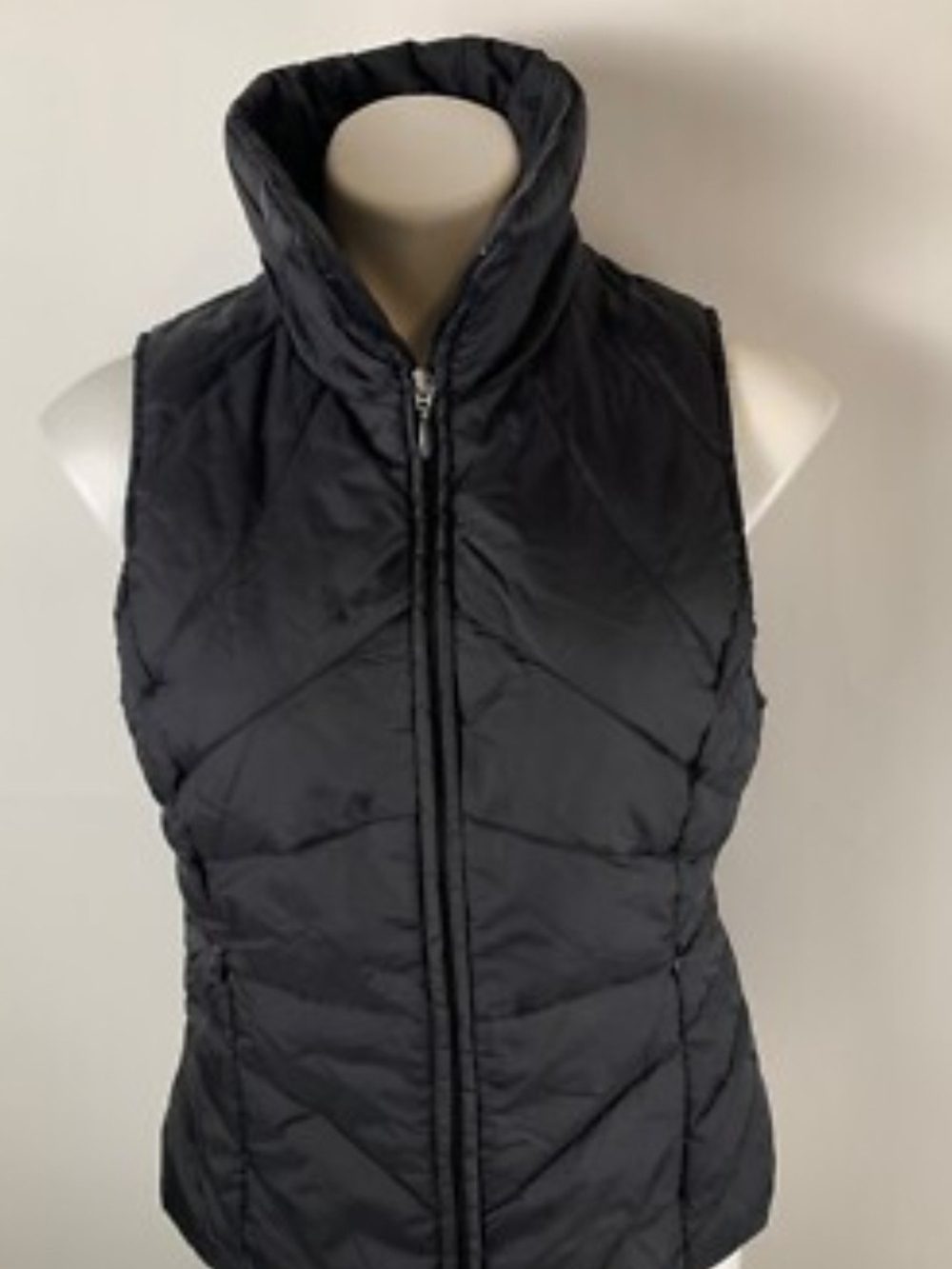 Kenneth Cole Reaction Black Quilted Sleeveless Puffer Vest